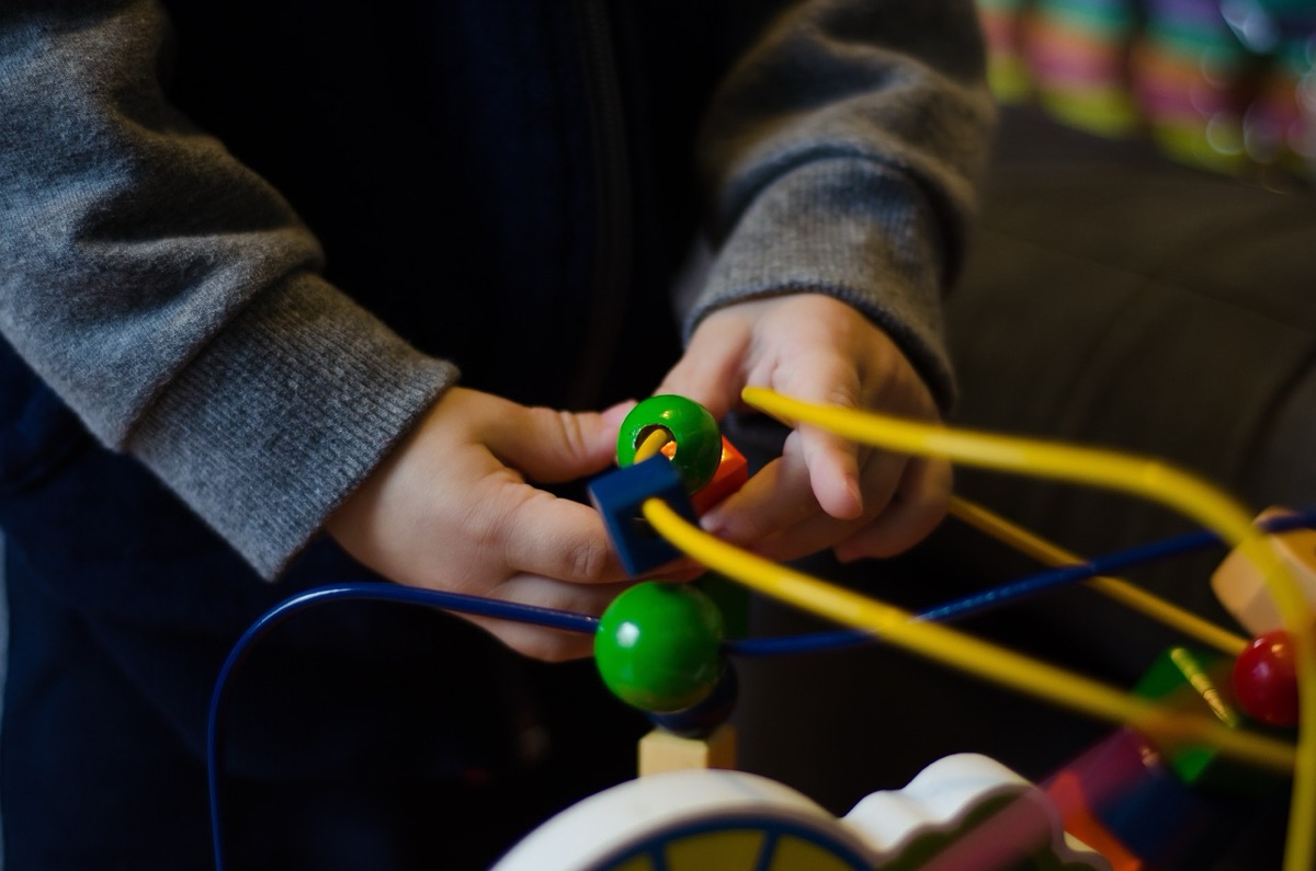 Klasse mit pädagogischen Spielzeug