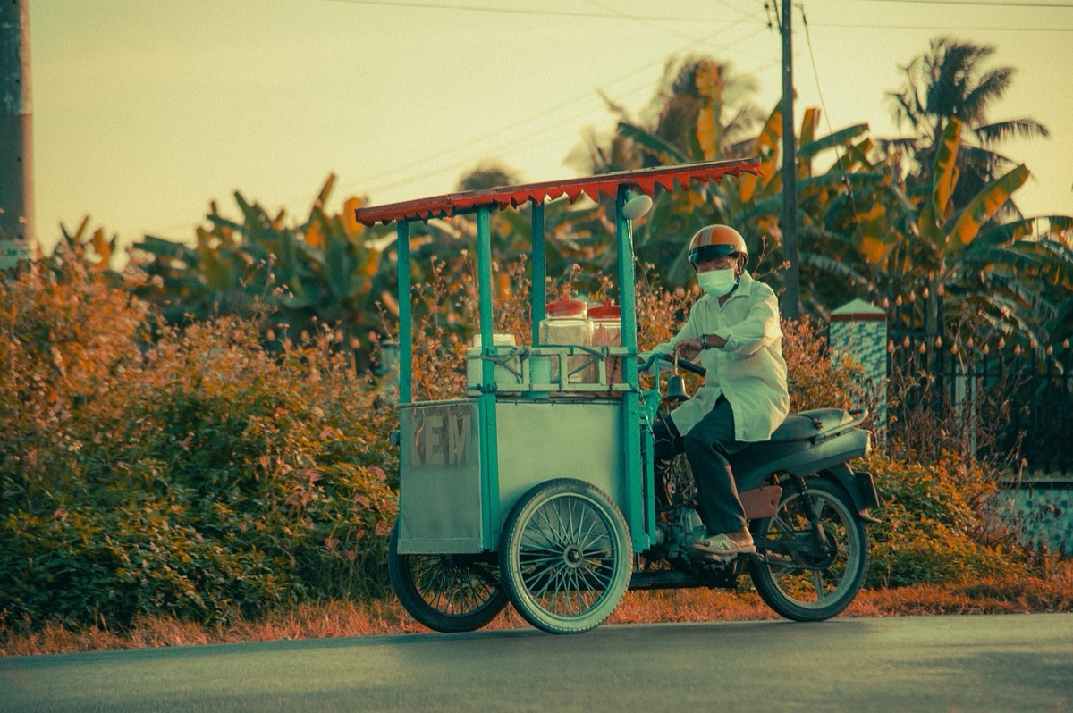 Vietnam street vendor setup