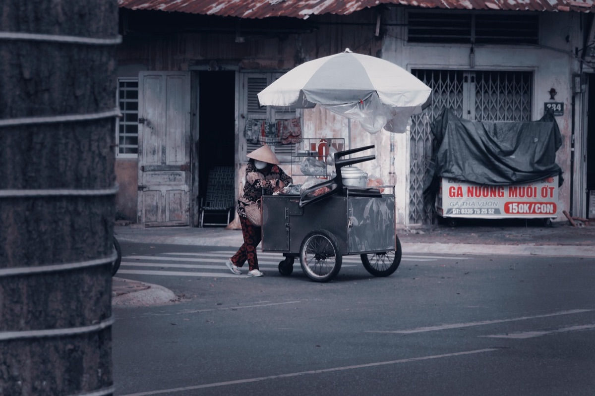 caravanas de calle en Vietnam, mostrando la cultura de la calle y el ambiente de la vida diaria